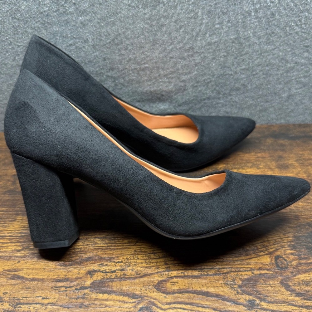 Heel the World Black Faux Suede Pointed Toe Block Heel Pumps Size 7 T21P004458
